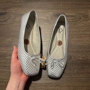 NWT SILVER BALLET FLATS